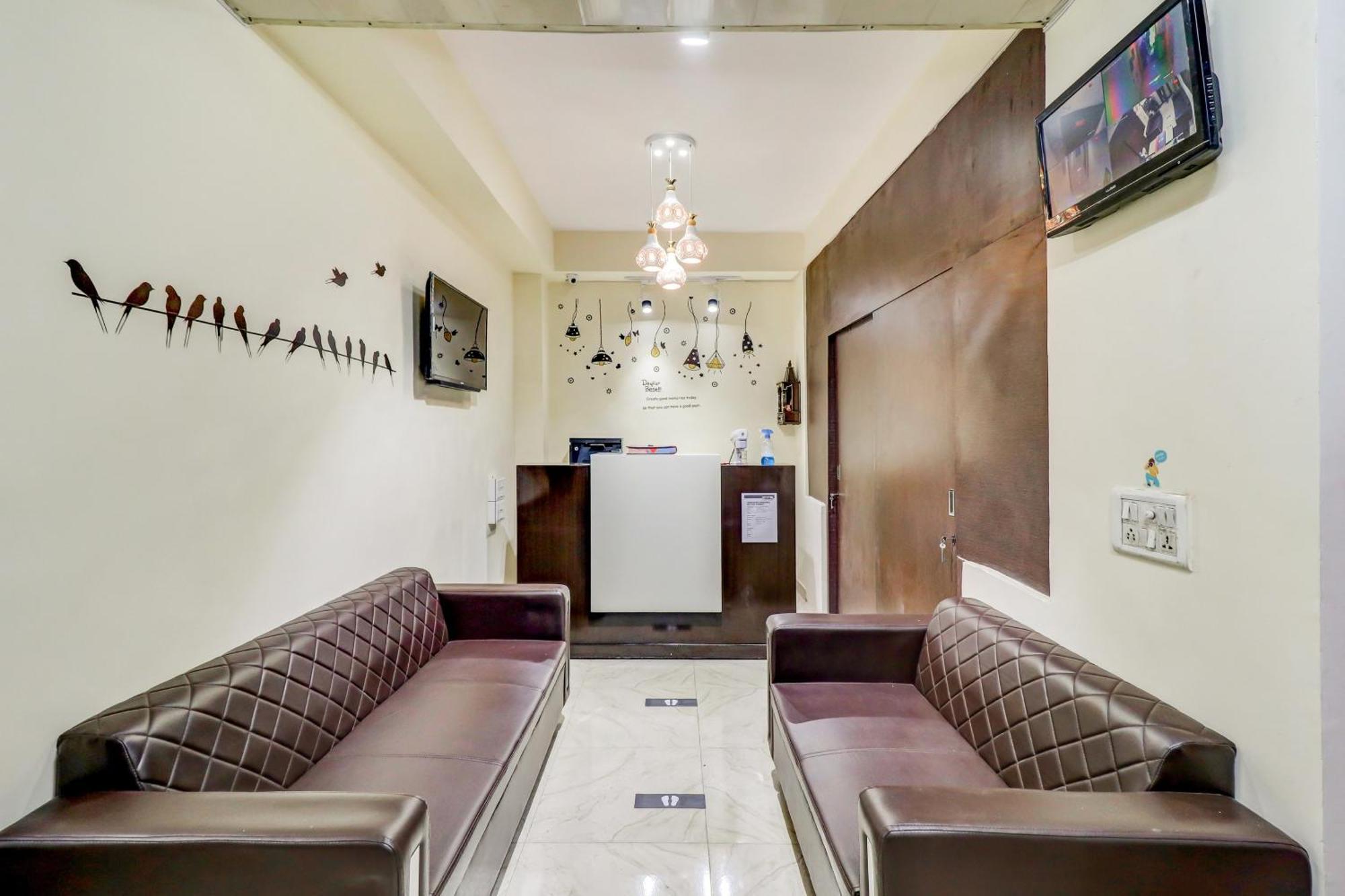 Hotel O Rs Hotels Near Pitampura Metro Deli Exterior foto